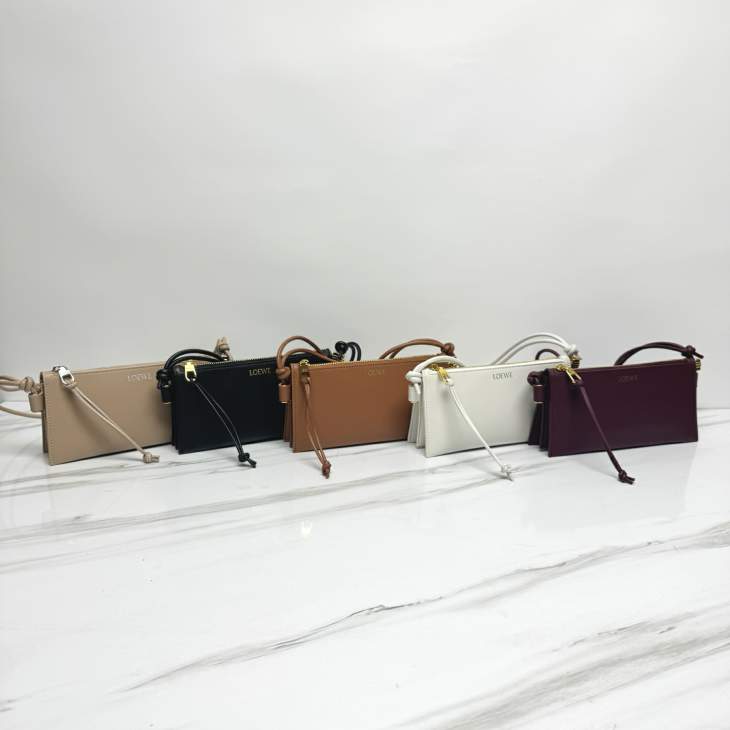 Picture of Loewe Handbags _SKUfw240688778fw